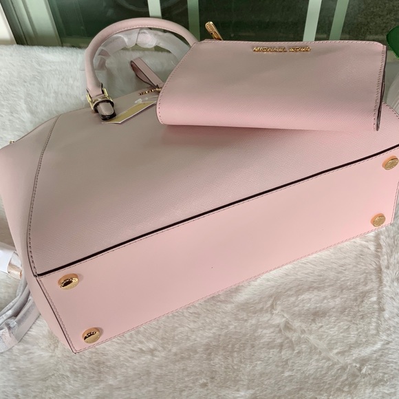 NEW MK LG CIARA SATCHEL AND DOUBLE WRISLET WALLET - Picture 6 of 8